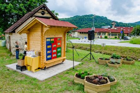 Učni čebelnjak in čebelam prijazna občina 5